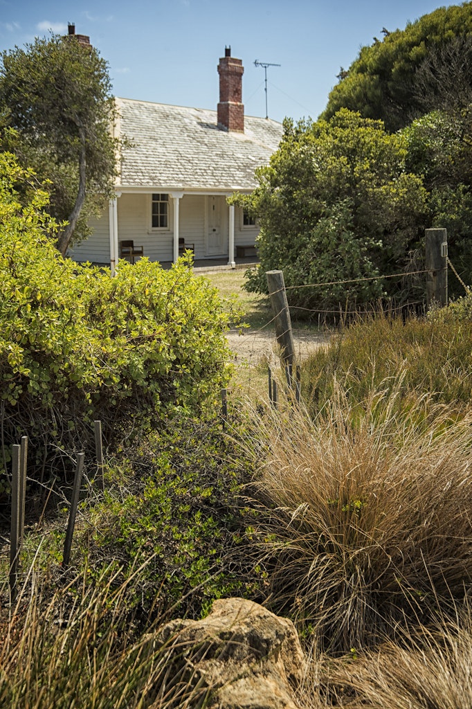 0746 Aireys Inlet - In 1891on the 1st September the lighthouse, locally known as the “White Lady”, became operational. Maintained by 2 lighthouse keepers...